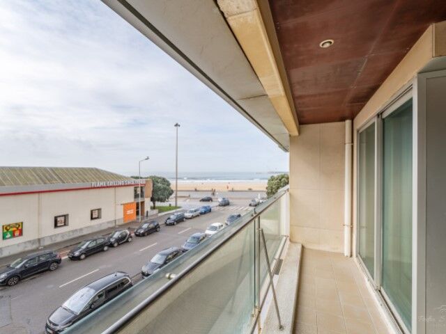 Apartment T3 sea view Praia Matosinhos - garage, sea view, fireplace, balcony