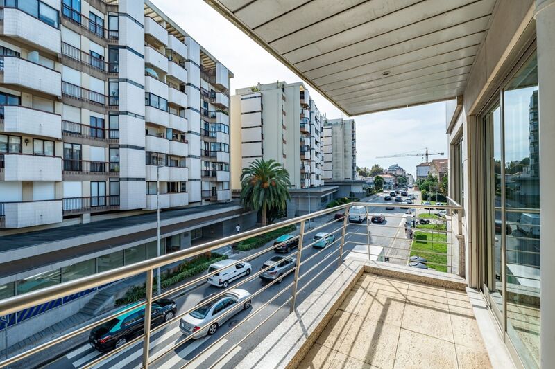Apartamento Moderno T2 Constituição Paranhos Porto - lugar de garagem, varanda
