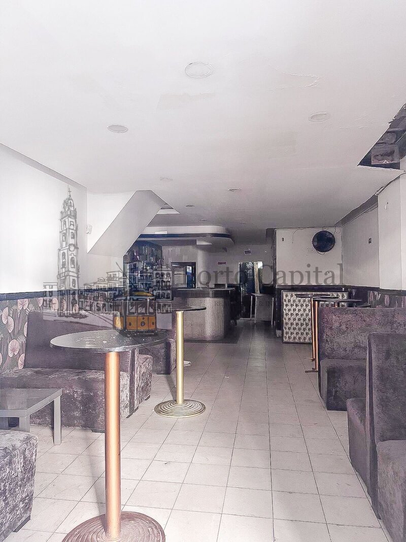 Espaço Comercial Na Rua da Alegria No Porto Ideal para Restauração