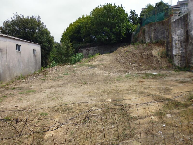 Land with 735sqm Oliveira do Douro Vila Nova de Gaia - well