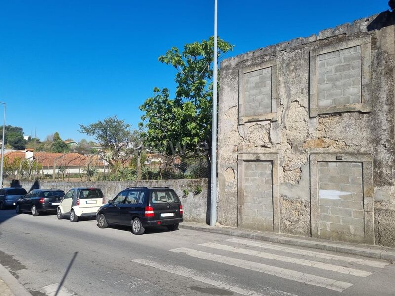 Casa para reconstruir para venda Oliveira do Douro Vila Nova de Gaia