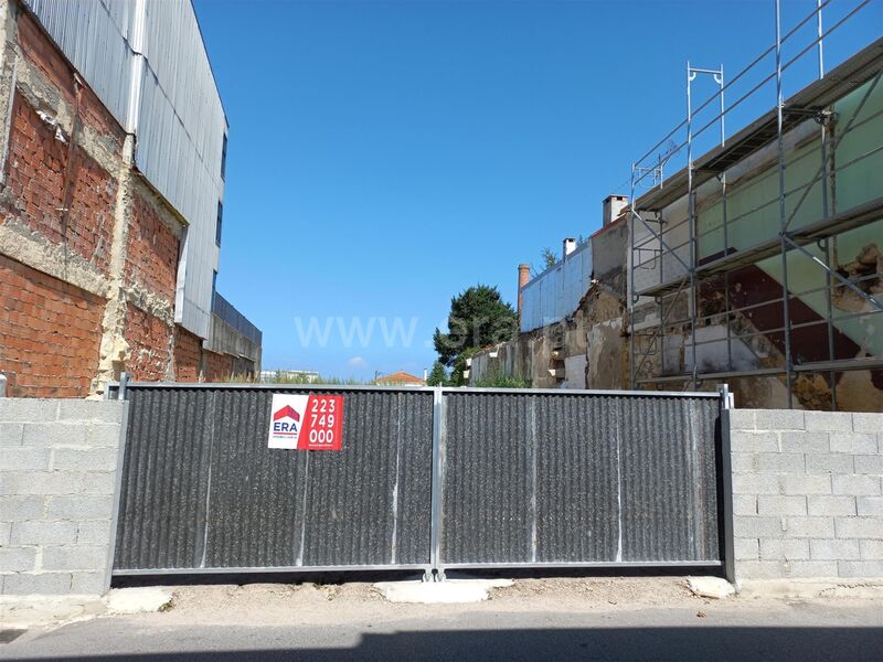 Land Urban with 973sqm Oliveira do Douro Vila Nova de Gaia