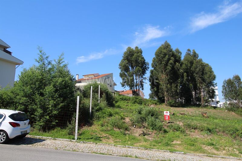 Para venda Lote de terreno para construção Oliveira do Douro Vila Nova de Gaia - bons acessos