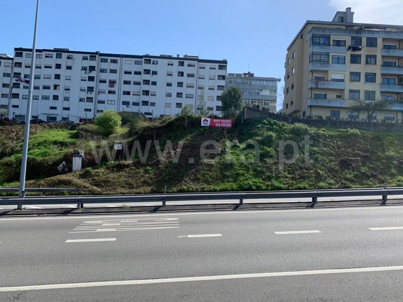 Land Urban with 1209sqm Oliveira do Douro Vila Nova de Gaia