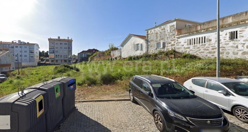 Land with 338sqm Oliveira do Douro Vila Nova de Gaia