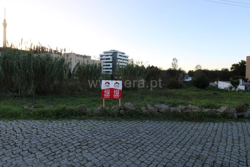 Land Urban with 5074sqm Oliveira do Douro Vila Nova de Gaia