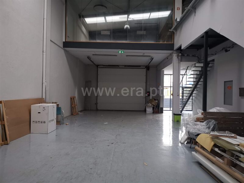 Warehouse with 875sqm Avintes Vila Nova de Gaia - ,