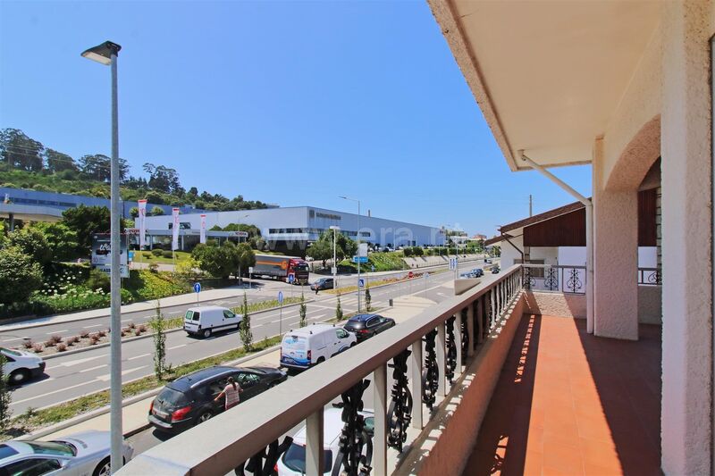 Moradia V4 Oliveira do Douro Vila Nova de Gaia - portão automático, sótão, excelente localização, piscina, garagem, jardins