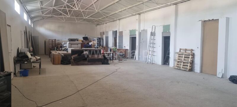 Warehouse Industrial with 676sqm Oliveira do Douro Vila Nova de Gaia