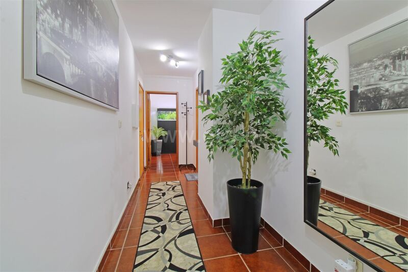 Apartamento Renovado em bom estado T2 Vilar de Andorinho Vila Nova de Gaia - arrecadação, jardins, varanda, marquise