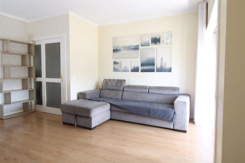Apartamento T2 Mafamude Vila Nova de Gaia - varanda, cozinha equipada, garagem, mobilado, vaga de garagem