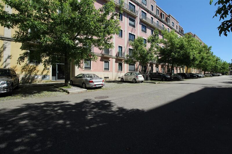 Apartment 1 bedrooms Modern in good condition Oliveira do Douro Vila Nova de Gaia - playground, central heating, garage, parking space