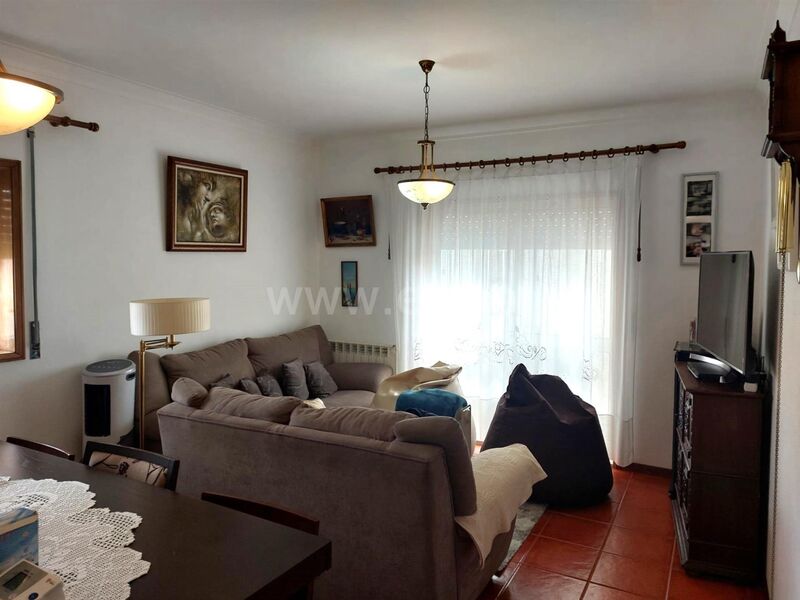 Apartamento T3 Oliveira do Douro Vila Nova de Gaia - garagem, varanda, aquecimento central, marquise, cozinha equipada