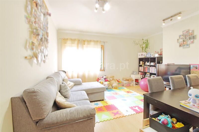 Apartamento com boas áreas T3 Oliveira do Douro Vila Nova de Gaia - jardins
