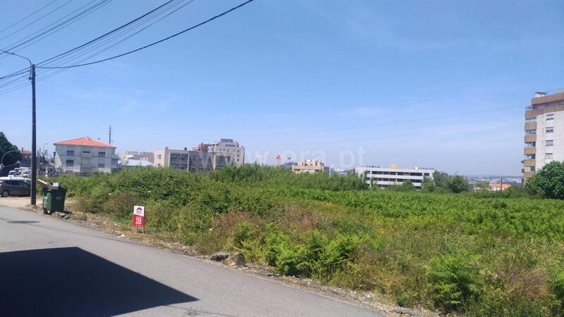 Land with 2925sqm Oliveira do Douro Vila Nova de Gaia