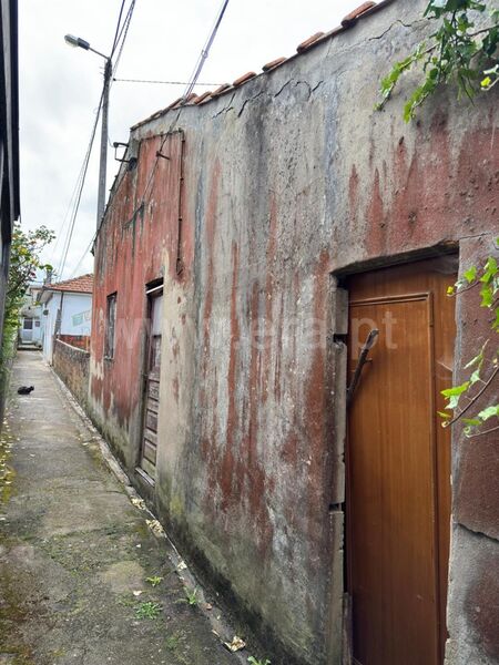 Home Single storey Oliveira do Douro Vila Nova de Gaia - backyard