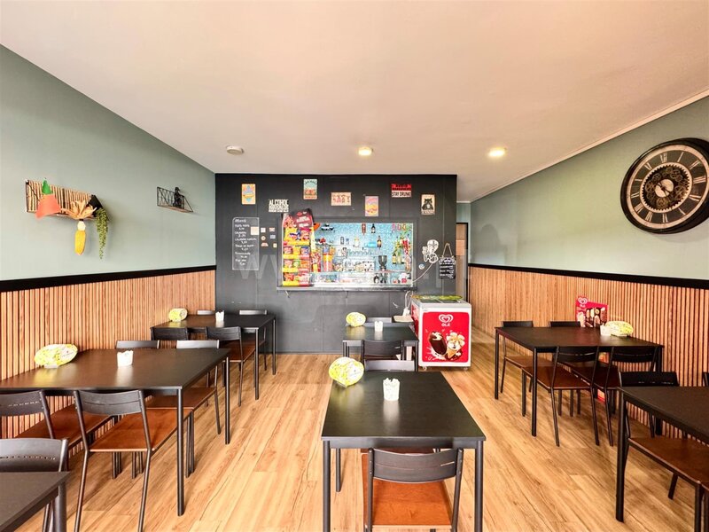 Coffee shop Equipped Oliveira do Douro Vila Nova de Gaia - esplanade, wc, alarm