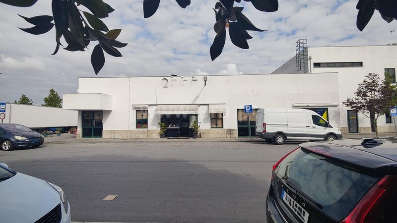 Restaurante Campanhã Porto - cozinha, alarme, garagem, esplanada