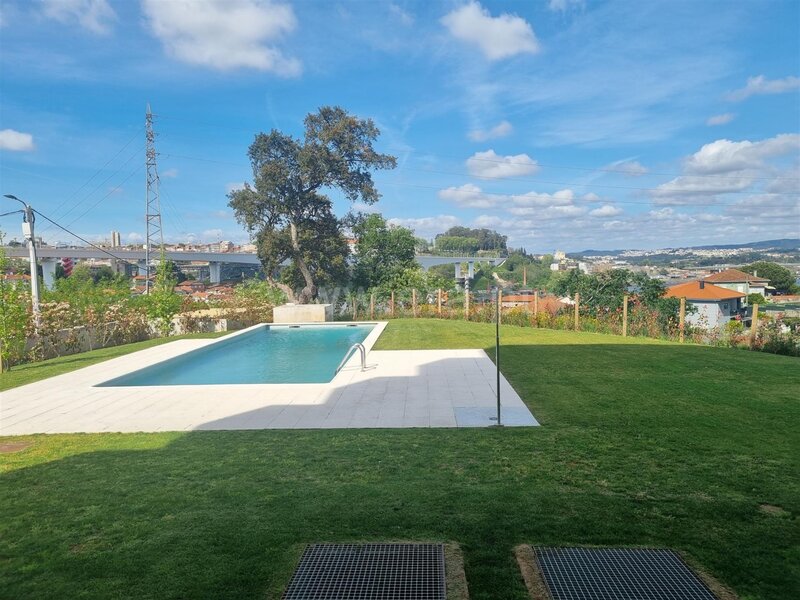 Apartamento T1 Oliveira do Douro Vila Nova de Gaia - painel solar, jardins, terraço, condomínio fechado, piscina, mobilado