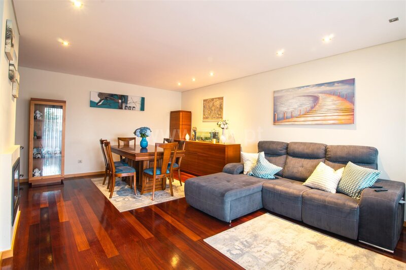 Apartment 3 bedrooms Oliveira do Douro Vila Nova de Gaia - thermal insulation, solar panels, balcony, central heating, parking space, gardens, solar panel, garage