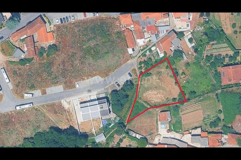 земля c 1040m2 Vilar de Andorinho Vila Nova de Gaia - колодец