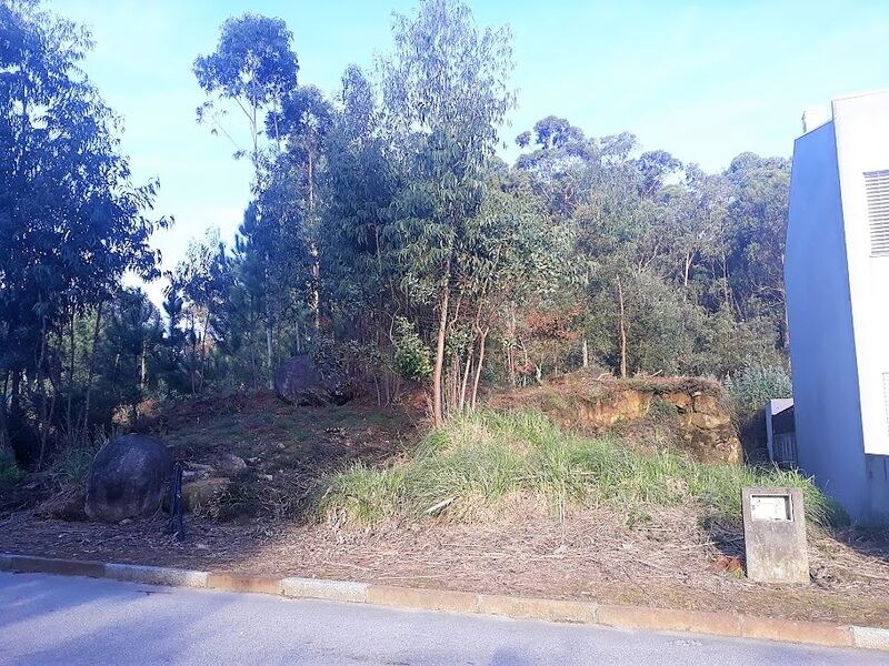 Plot with 630sqm Rua Senhora do Monte Pedroso Vila Nova de Gaia - construction viability