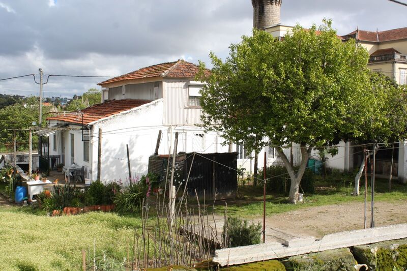 Land with 1750sqm Centro  Vilar do Paraíso Vila Nova de Gaia - construction viability