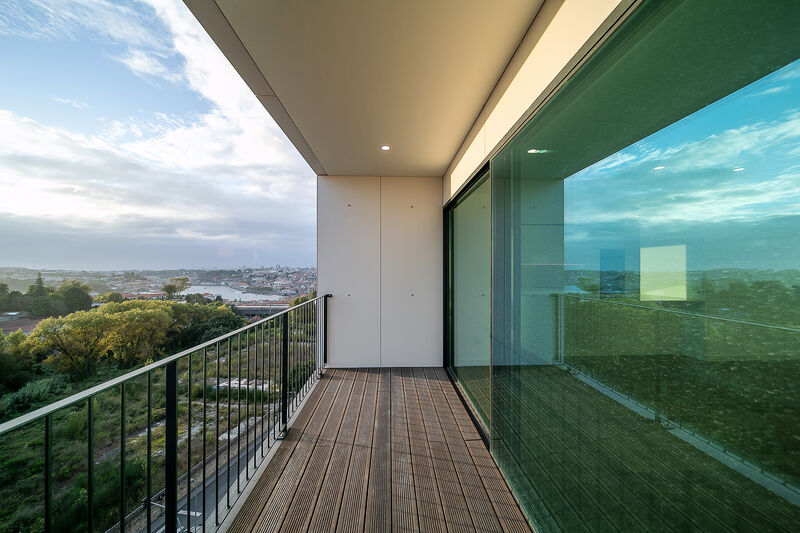 Apartamento T3 novo no centro Vila Nova de Gaia - garagem, vidros duplos, equipado, ar condicionado, varandas