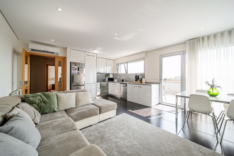 Apartamento T1 Soares dos Reis  Mafamude Vila Nova de Gaia - ar condicionado, painel solar, equipado, jardim, terraço, aquecimento central, garagem, cozinha equipada, caldeira