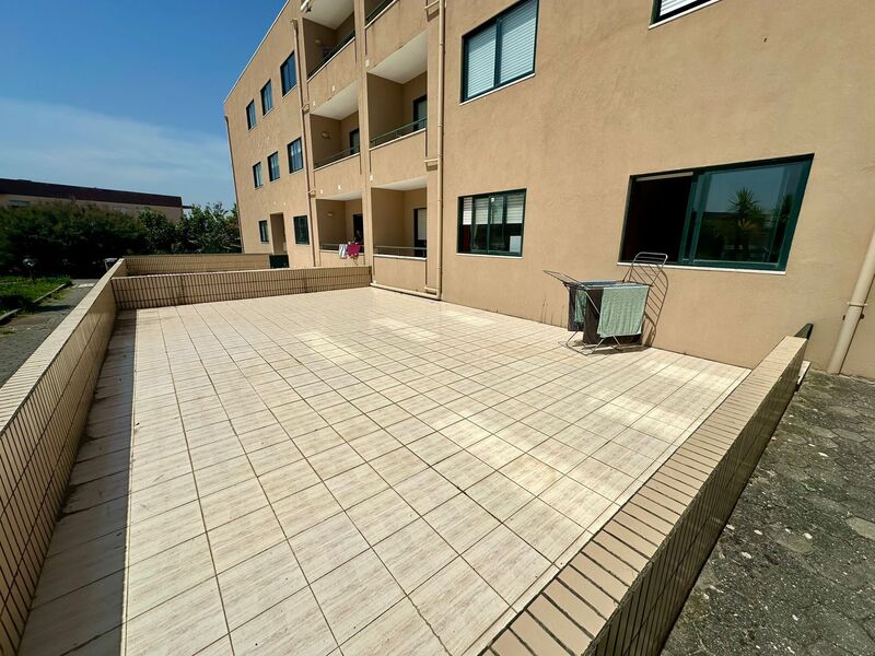 Apartamento no centro T3 Vila Nova de Gaia - vidros duplos, garagem, terraço, condomínio fechado, r/c, varanda, equipado