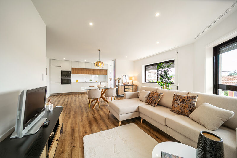 Apartamento Renovado T2 Vila Nova de Gaia - lugar de garagem, 1º andar, varanda
