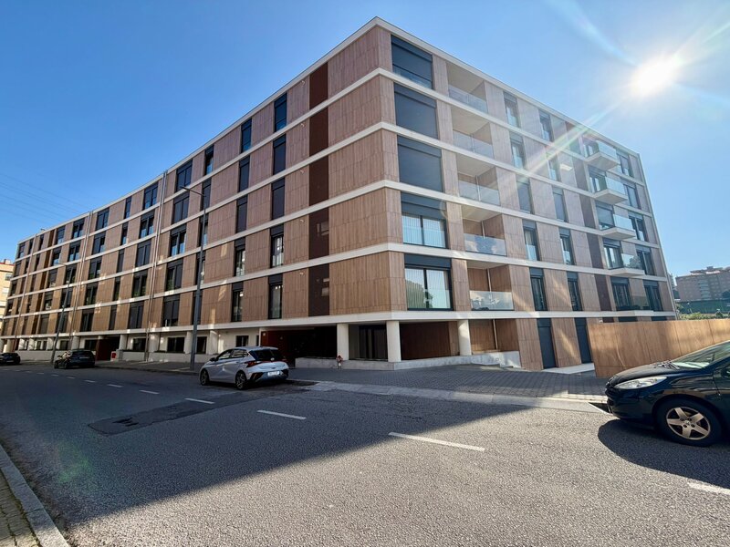 Apartment 2 bedrooms Oliveira do Douro Vila Nova de Gaia - double glazing, garage, 1st floor, equipped, terraces, air conditioning, balconies, gardens