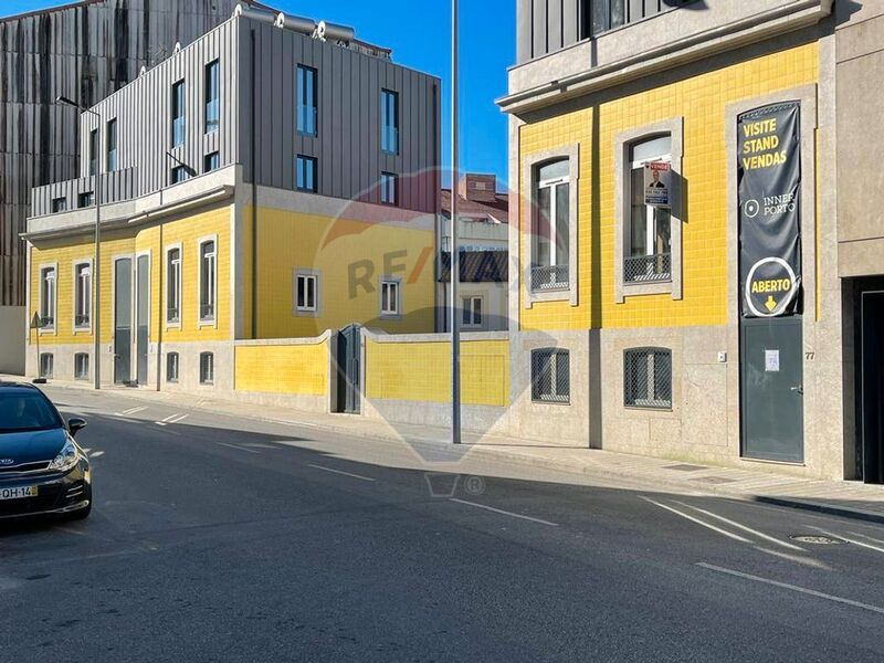 Moradia nova no centro V1 Cedofeita Porto para vender - condomínio privado, jardim, painéis solares, vidros duplos, ar condicionado