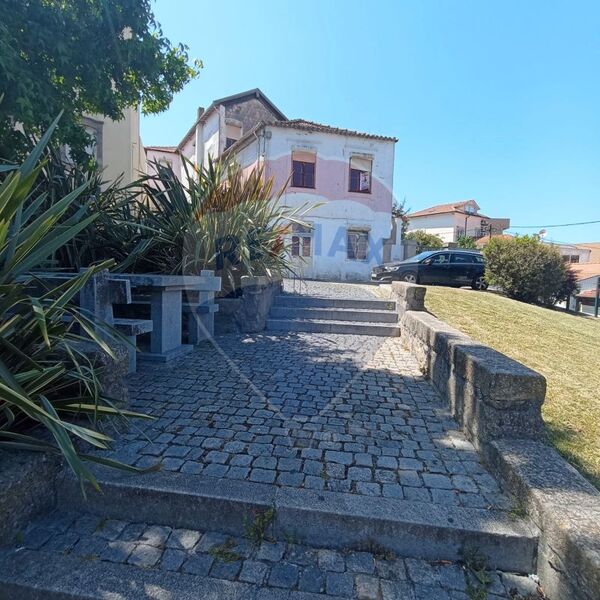 À venda Prédio Moderno Santa Marinha Vila Nova de Gaia - fácil acesso, áreas verdes