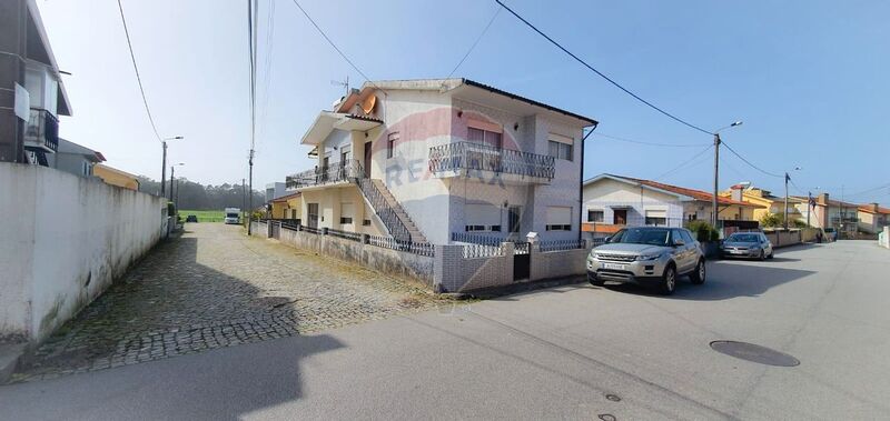 Venda de Moradia V2 bem localizada Lavra Matosinhos - varanda, excelente localização, garagem