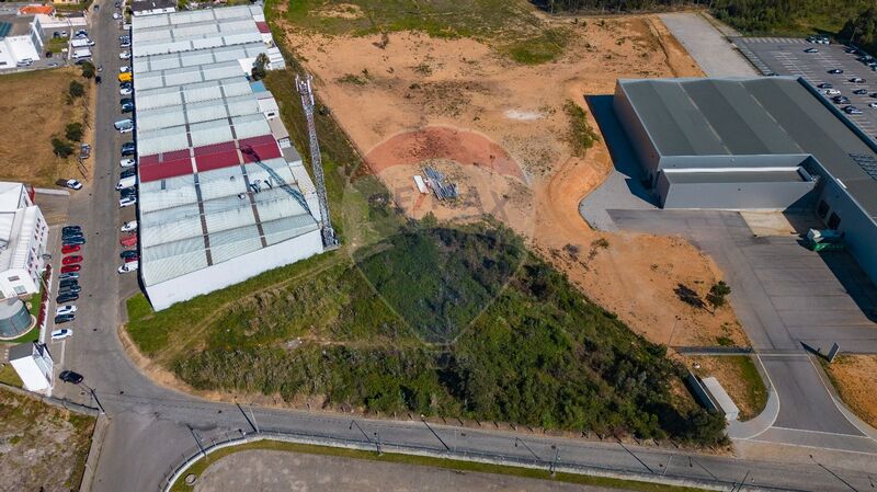 Armazéns Industrial na zona industrial Vila Nova de Gaia para venda - estacionamento
