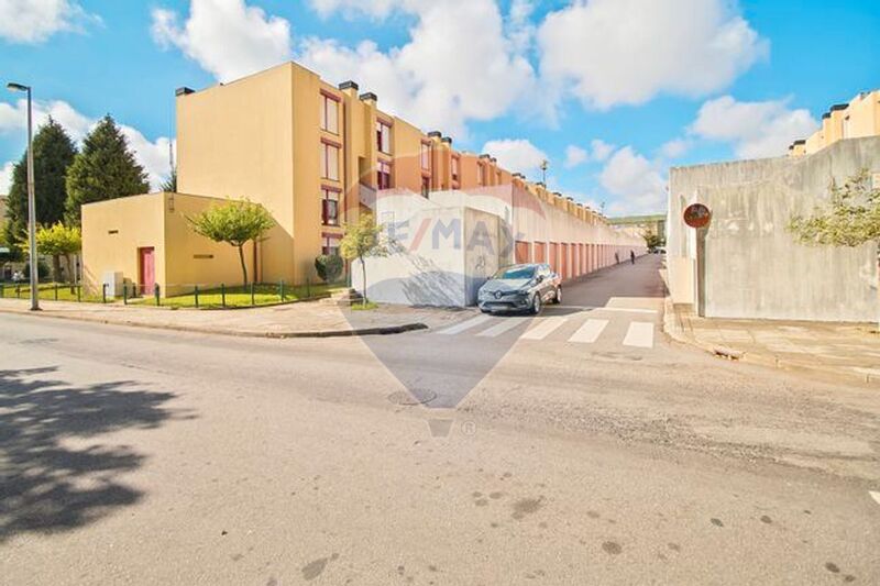 Apartamento Duplex em bom estado T3 para venda Matosinhos - ténis, garagem, cozinha equipada