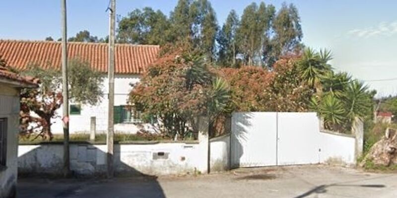 Casa V3 Isolada Avanca Estarreja para vender - garagem, zona calma, cozinha equipada, jardim