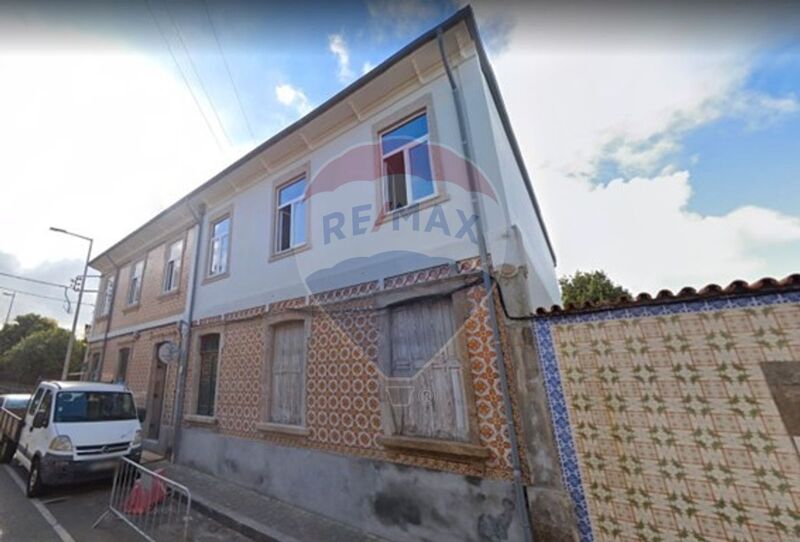 Apartamento em zona central T3 à venda Vila Nova de Gaia - lugar de garagem