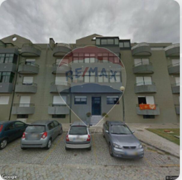 Apartamento T3 Lourosa Santa Maria da Feira - excelente localização, terraço, garagem, cozinha equipada, varanda