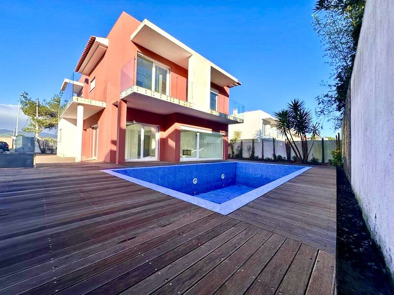 House new 4 bedrooms Alcabideche Cascais - garage, swimming pool, fireplace, plenty of natural light