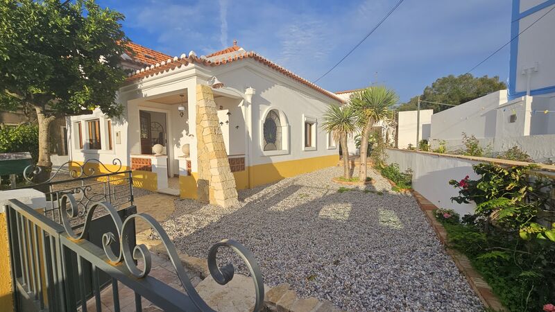 House V2 Isolated in the center São Francisco da Serra Santiago do Cacém - equipped kitchen, attic, great view, garage