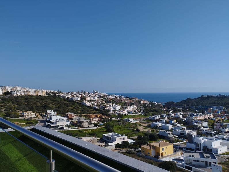 апартаменты новые T1 Albufeira - гараж, вид на море, система кондиционирования, терраса, бассейн, мебелирован