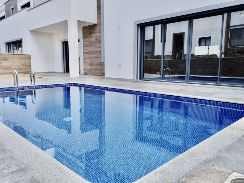 Moradia V3 Geminada Albufeira - jardim, piscina, ar condicionado, varanda