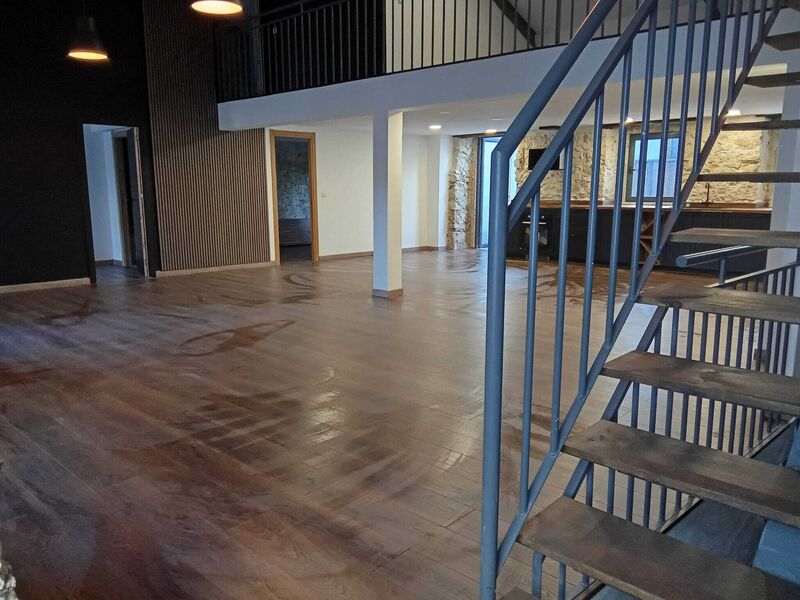 Building Commercial in the center Monchique - swimming pool, alarm, terrace