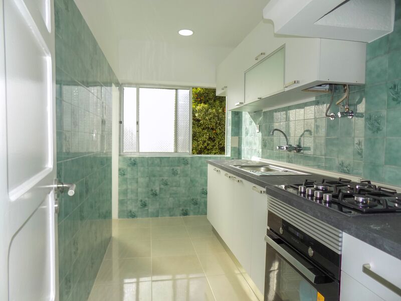 À venda Apartamento bem localizado T1 Parque Municipal José Afonso Moita - marquise, 1º andar