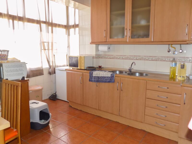 Apartamento bem localizado T3 Igreja Paroquial do Lavradio Barreiro - marquise