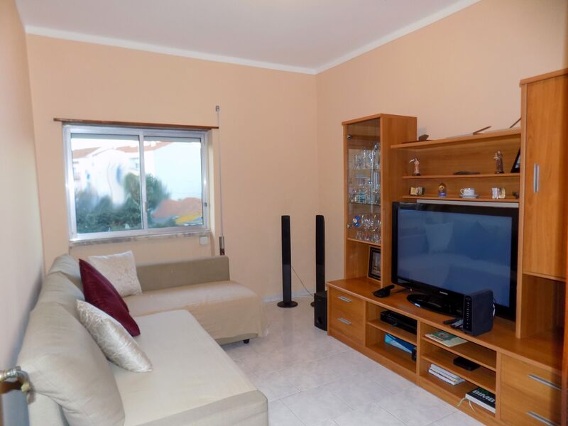 Apartamento em bom estado T2 Parque Municipal José Afonso Moita para comprar - varanda, arrecadação