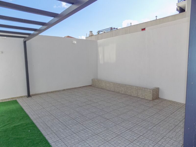 Apartamento Remodelado bem localizado T2 Tribunal Barreiro - cozinha equipada