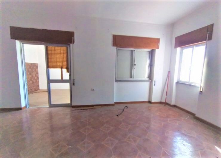 Apartamento Remodelado bem localizado T2 Parque Municipal José Afonso Moita para vender - marquise, 1º andar